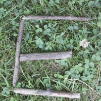 E8
